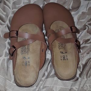 Lady’s size 6 Birkenstocks